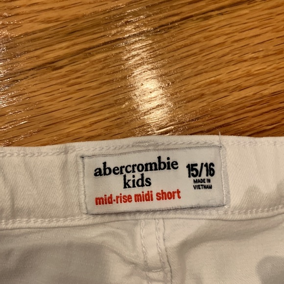 Abercrombie kids jean shorts - Picture 2 of 3